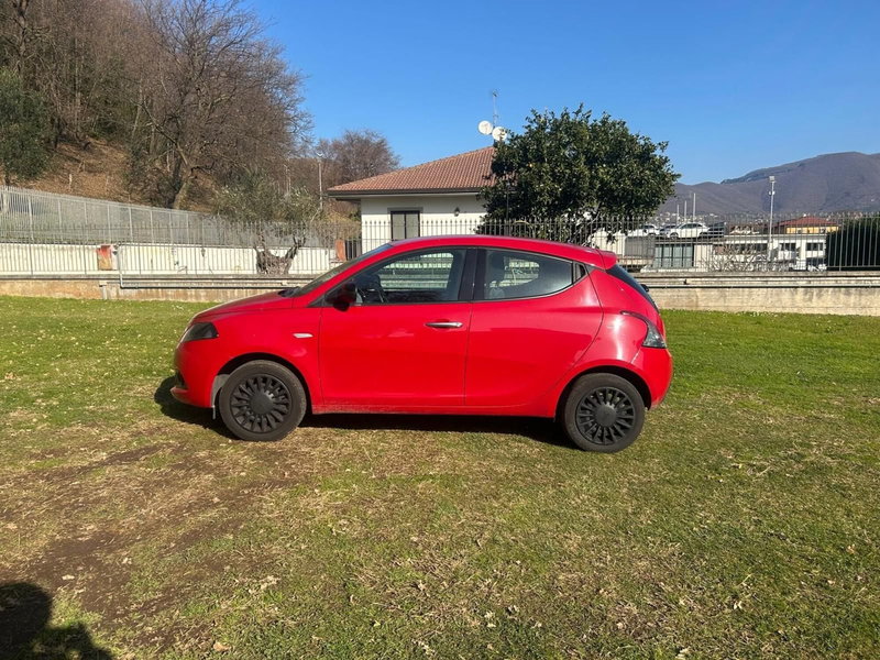 Lancia Ypsilon usata a Salerno (10)