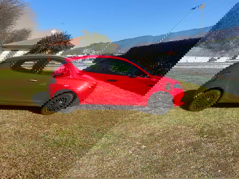 Lancia Ypsilon usata a Salerno (11)