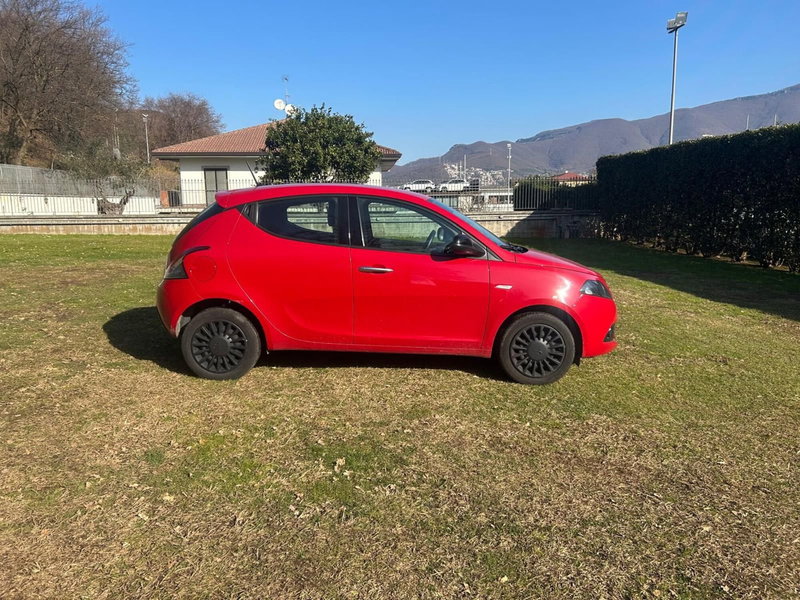 Lancia Ypsilon usata a Salerno (11)