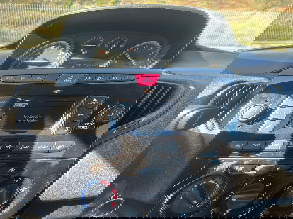 Lancia Ypsilon usata a Salerno (17)