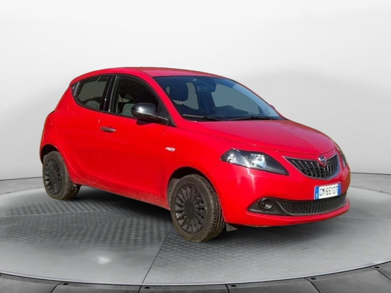 Lancia Ypsilon usata a Salerno (2)