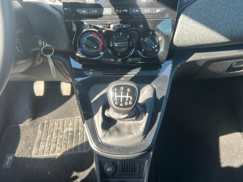 Lancia Ypsilon usata a Salerno (20)