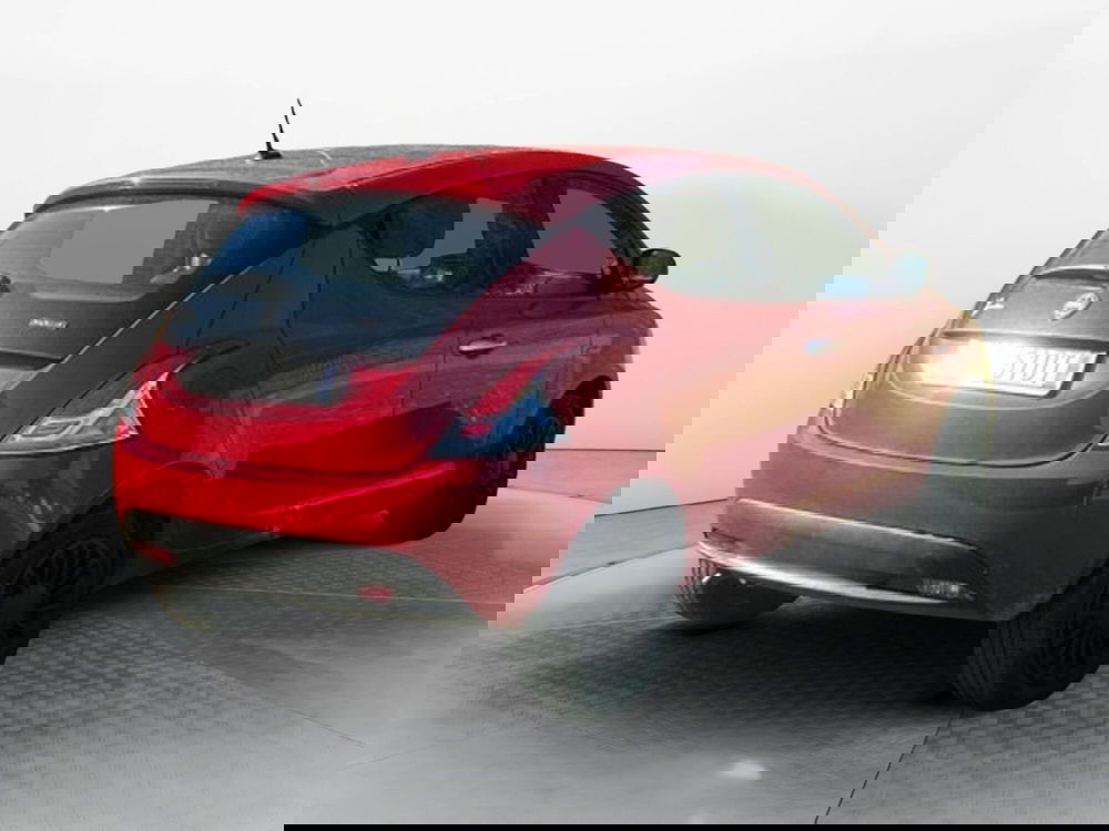 Lancia Ypsilon usata a Salerno (3)