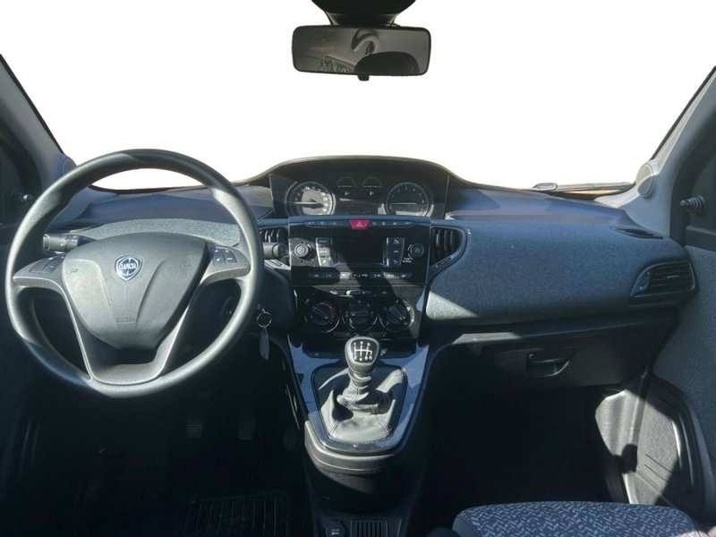 Lancia Ypsilon usata a Salerno (5)