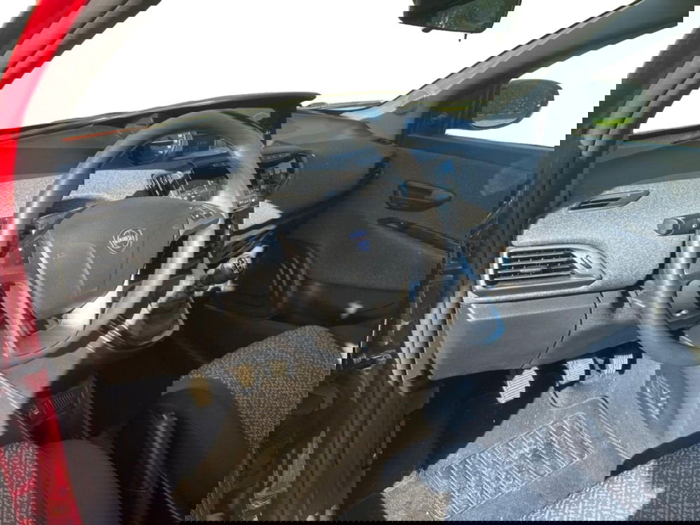Lancia Ypsilon usata a Salerno (8)