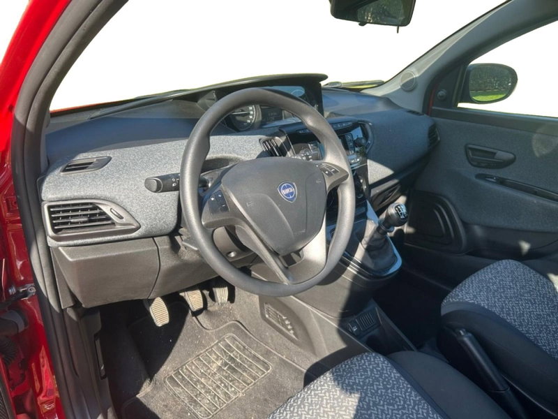 Lancia Ypsilon usata a Salerno (8)