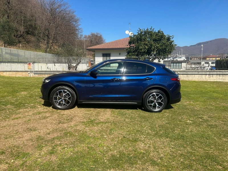 Alfa Romeo Stelvio usata a Salerno (10)
