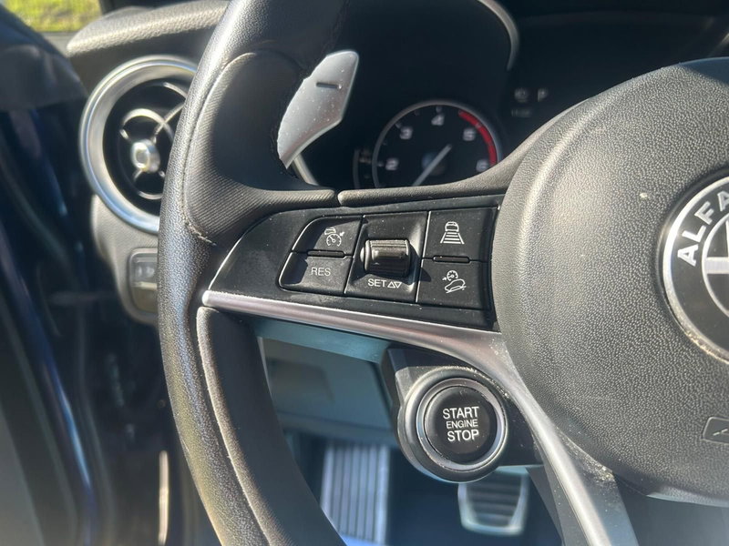 Alfa Romeo Stelvio usata a Salerno (14)