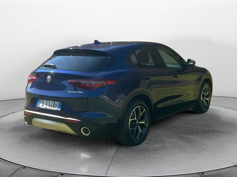 Alfa Romeo Stelvio usata a Salerno (3)