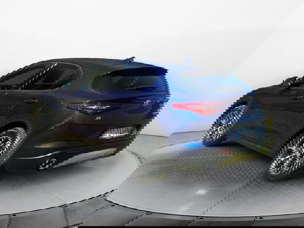 Alfa Romeo Stelvio usata a Salerno (4)