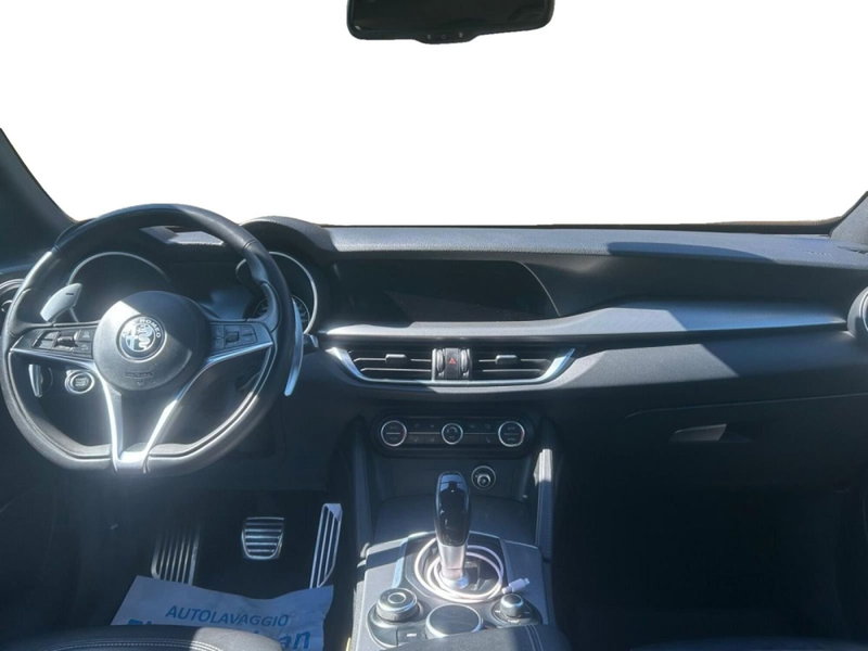 Alfa Romeo Stelvio usata a Salerno (5)