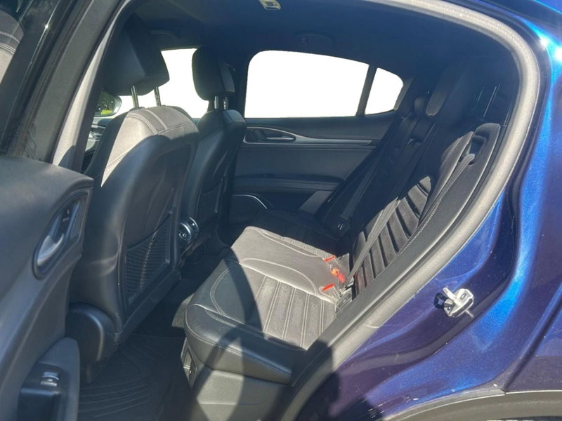 Alfa Romeo Stelvio usata a Salerno (7)