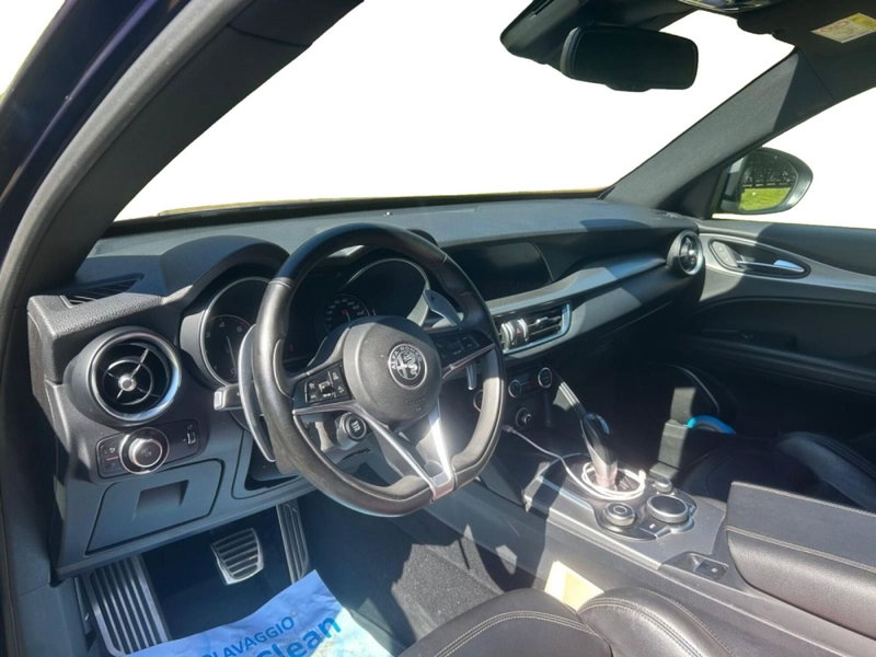 Alfa Romeo Stelvio usata a Salerno (8)