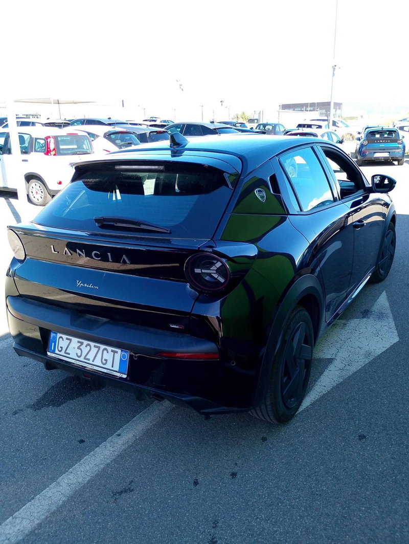 Lancia Ypsilon usata a Salerno (9)