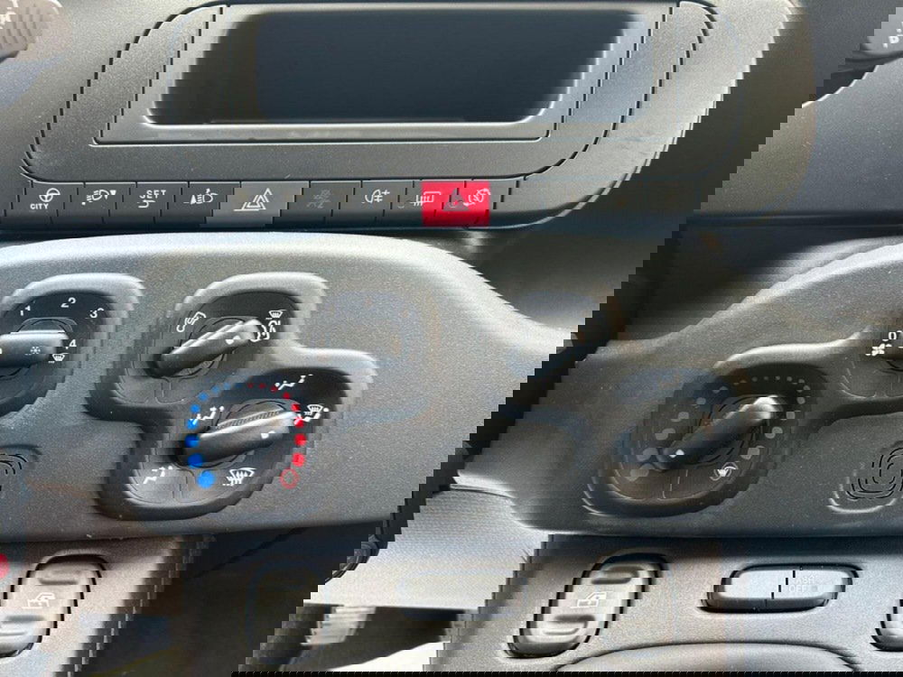 Fiat Panda Cross nuova a Salerno (17)