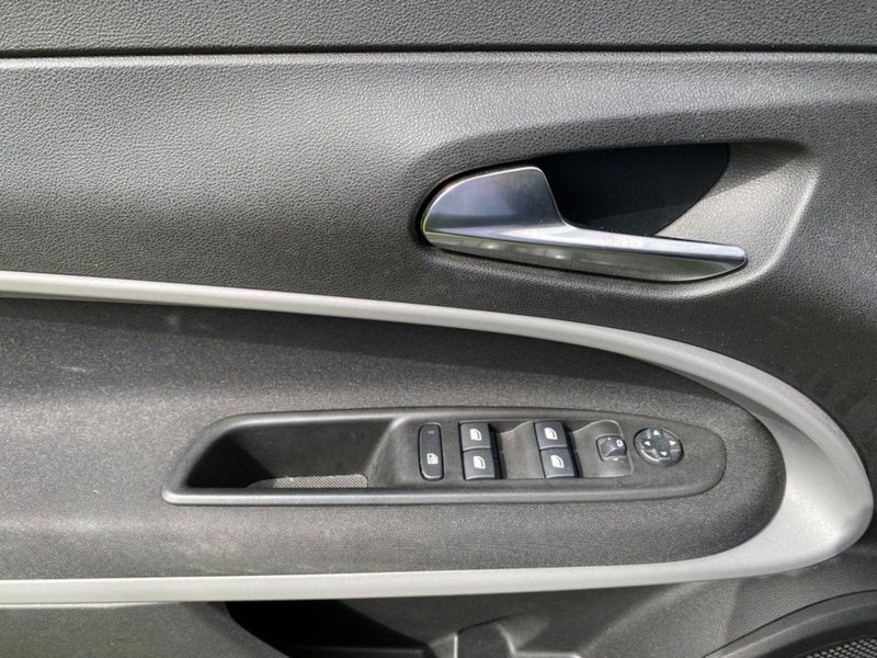 Jeep Avenger usata a Salerno (16)