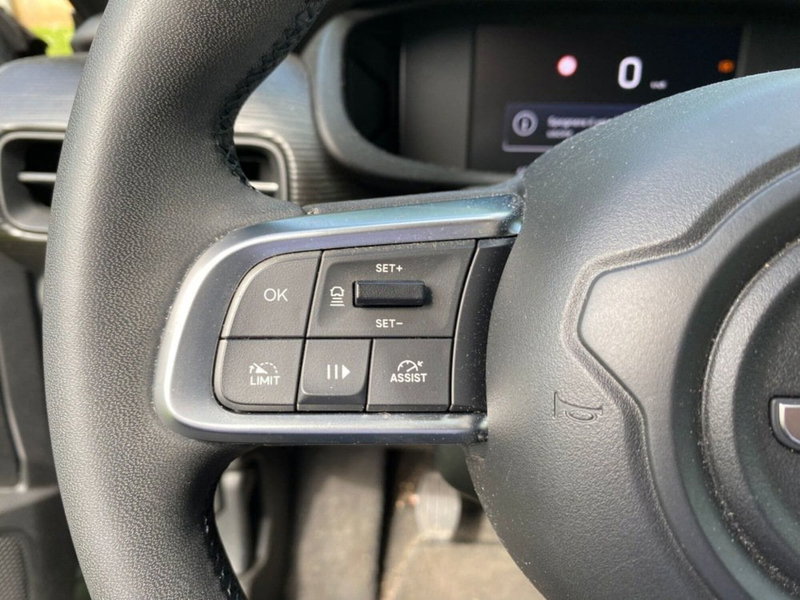 Jeep Avenger usata a Salerno (18)