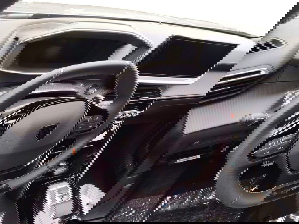 Peugeot 2008 nuova a Salerno (5)