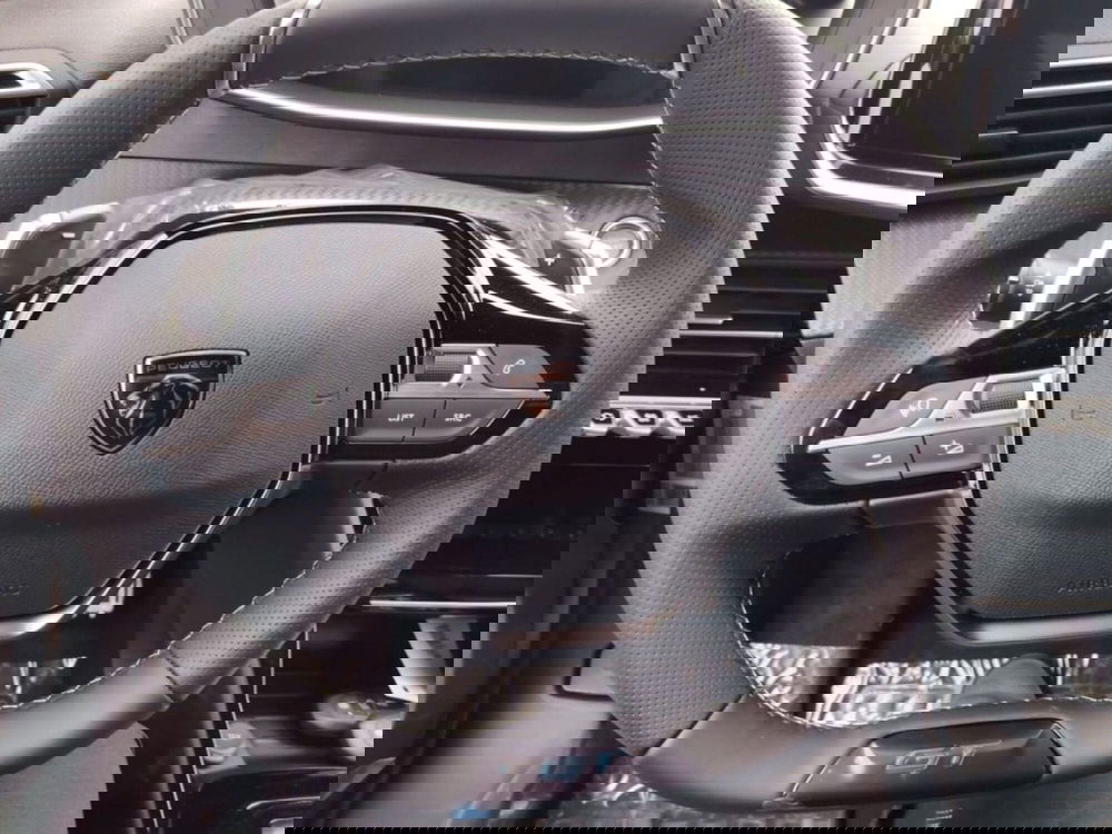 Peugeot 2008 nuova a Salerno (8)