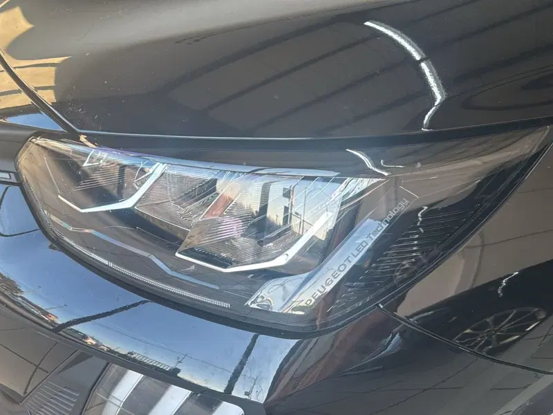 Peugeot 208 usata a Salerno (11)