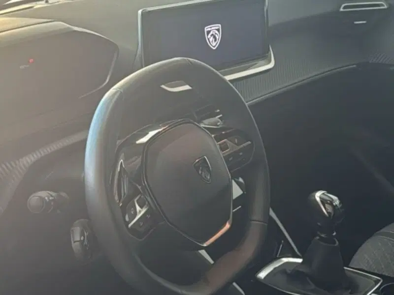 Peugeot 208 usata a Salerno (7)