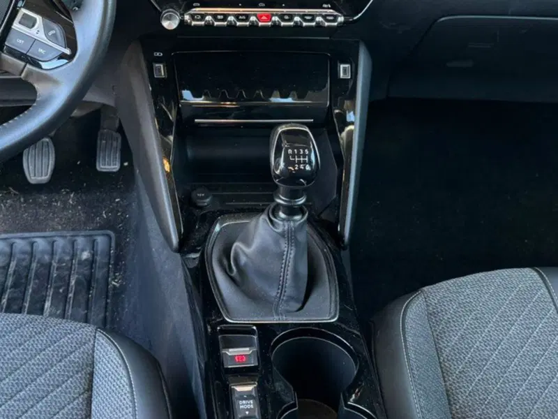 Peugeot 208 usata a Salerno (15)