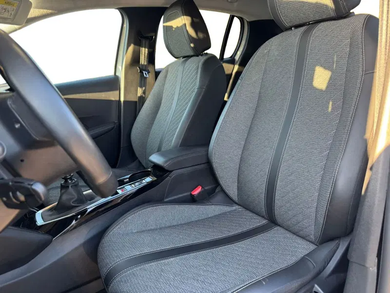 Peugeot 208 usata a Salerno (5)