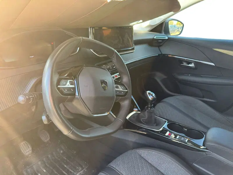 Peugeot 208 usata a Salerno (7)