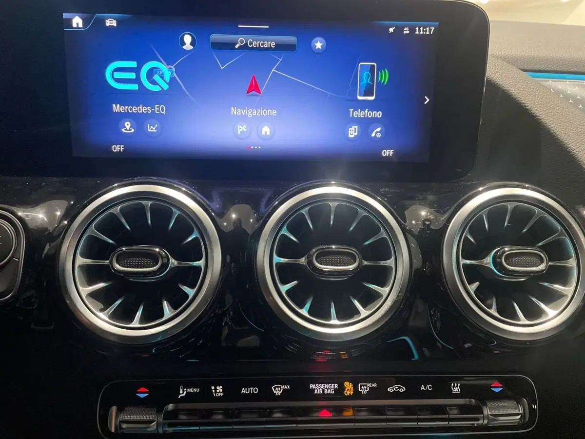 Mercedes-Benz EQA nuova a Firenze (12)