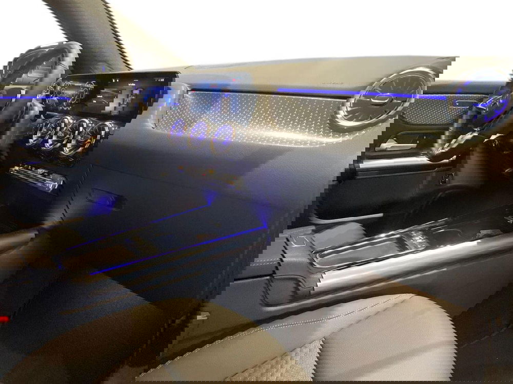 Mercedes-Benz EQA nuova a Firenze (15)