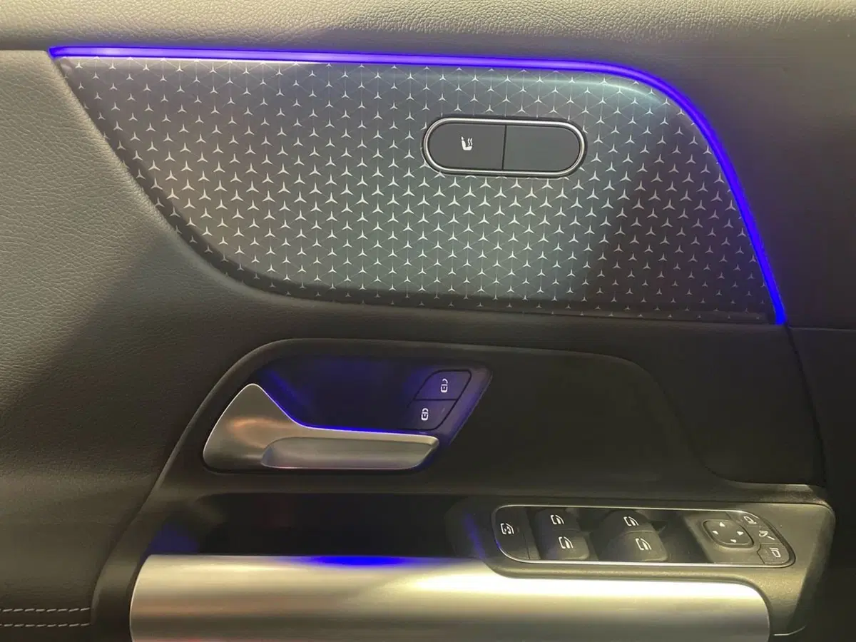 Mercedes-Benz EQA nuova a Firenze (19)