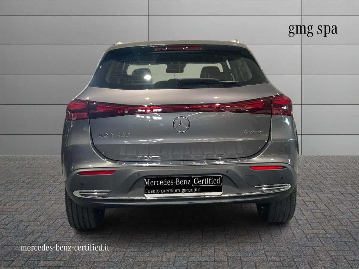 Mercedes-Benz EQA nuova a Firenze (4)