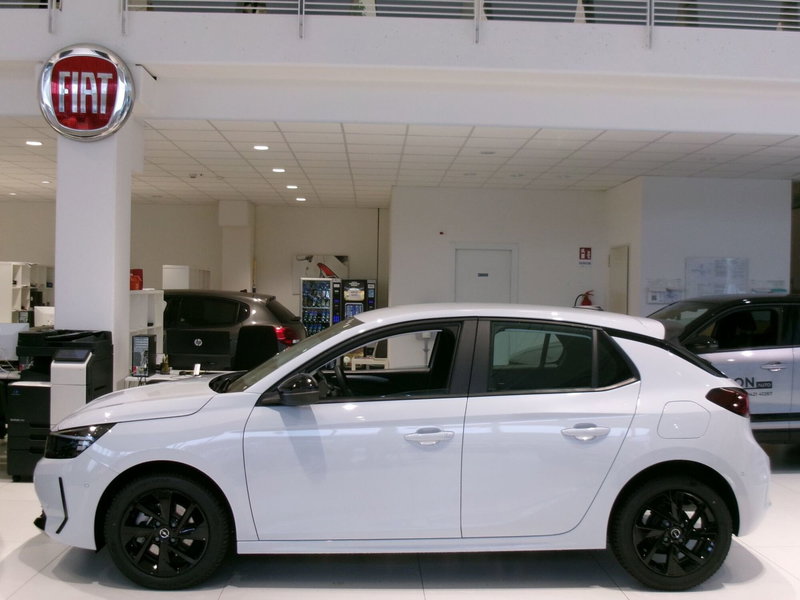 Opel Corsa nuova a Venezia (2)