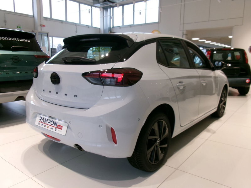 Opel Corsa nuova a Venezia (3)