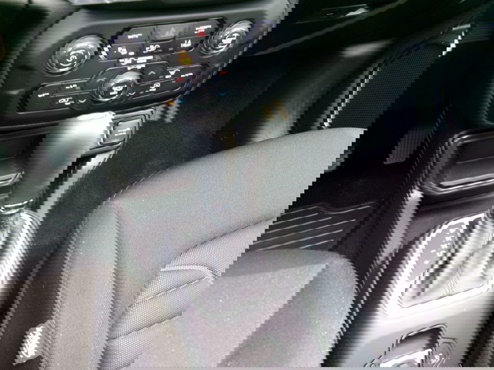 Jeep Renegade nuova a Venezia (19)