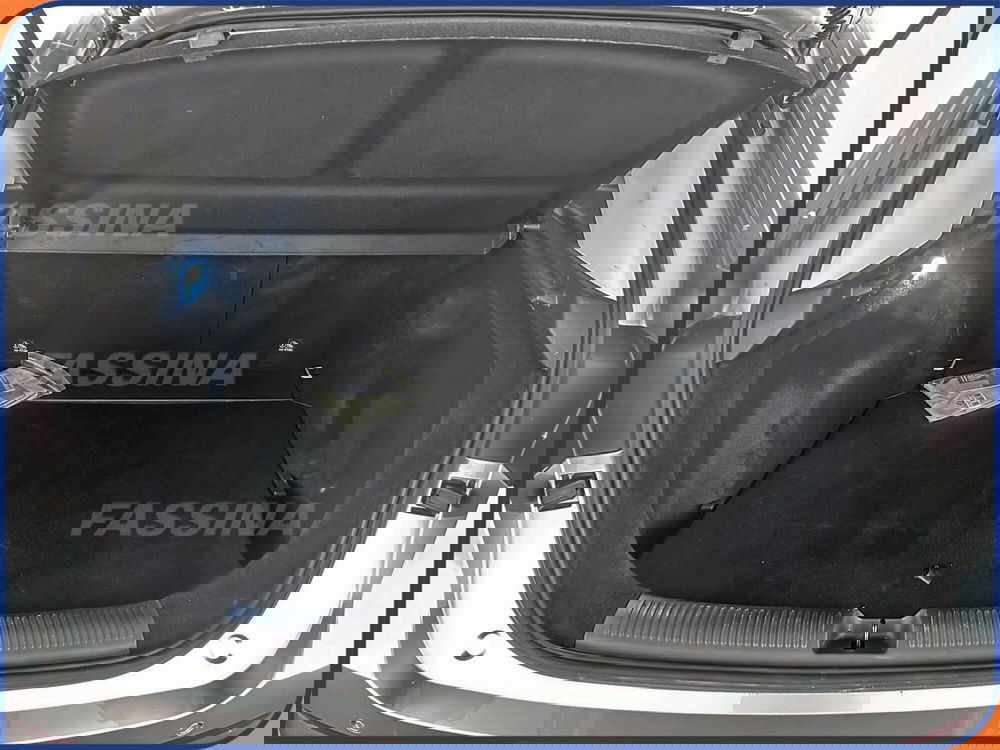 Mg ZS EV usata a Milano (11)