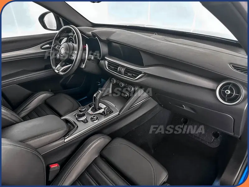 Alfa Romeo Stelvio usata a Milano (12)