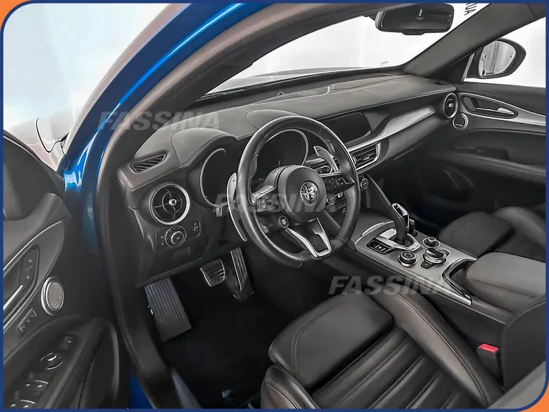 Alfa Romeo Stelvio usata a Milano (9)