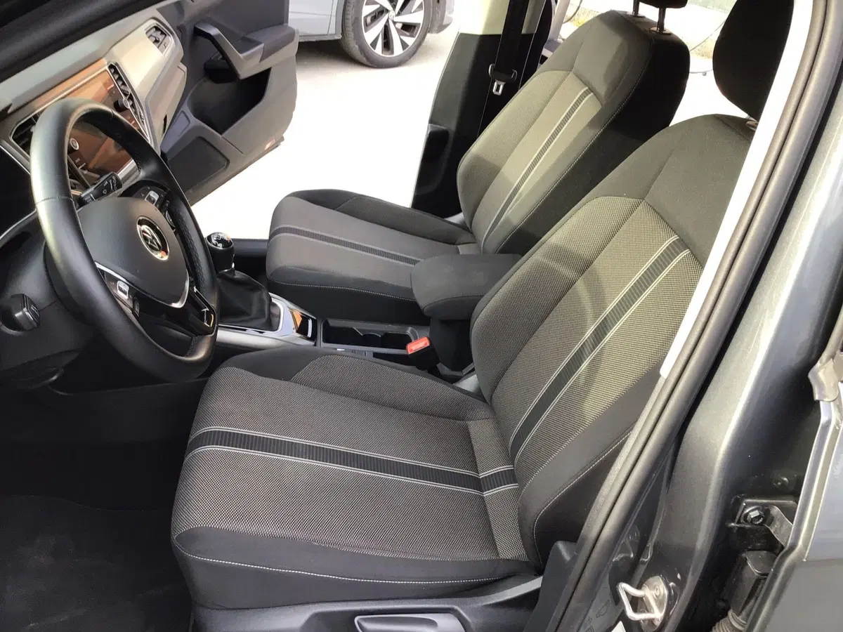 Volkswagen T-Roc usata a Genova (13)