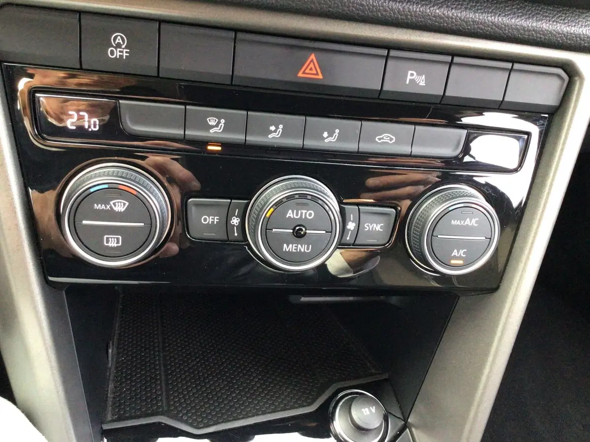 Volkswagen T-Roc usata a Genova (20)