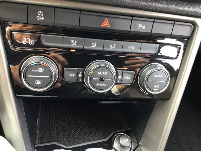 Volkswagen T-Roc usata a Genova (20)