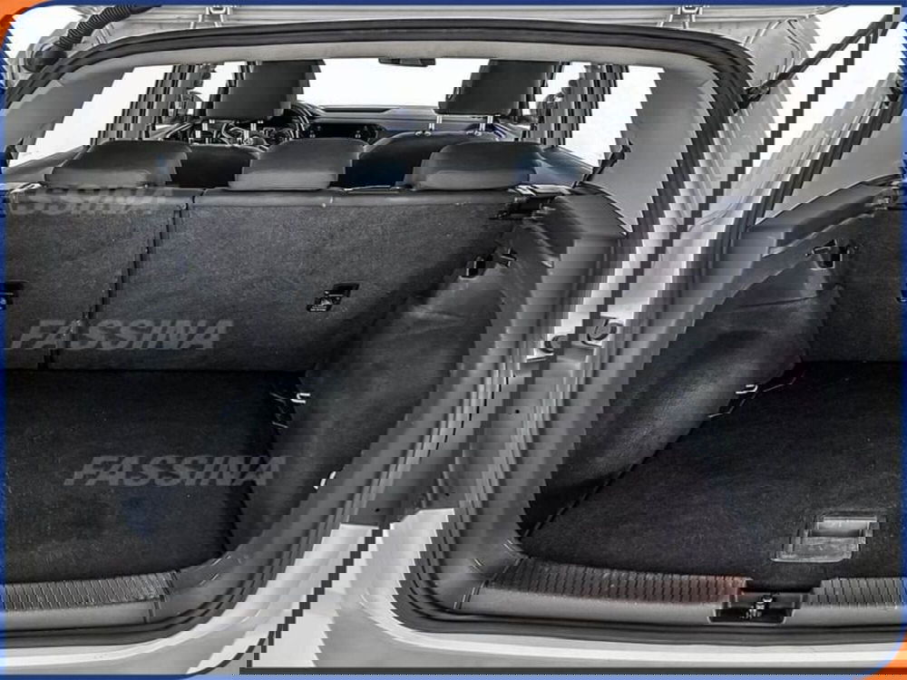 Volkswagen T-Cross usata a Milano (11)