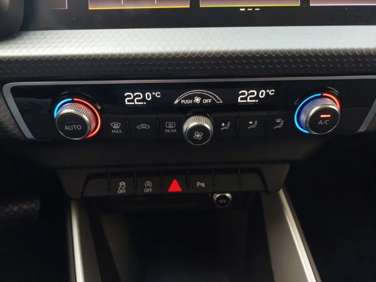 Audi A1 Sportback usata a Bari (8)