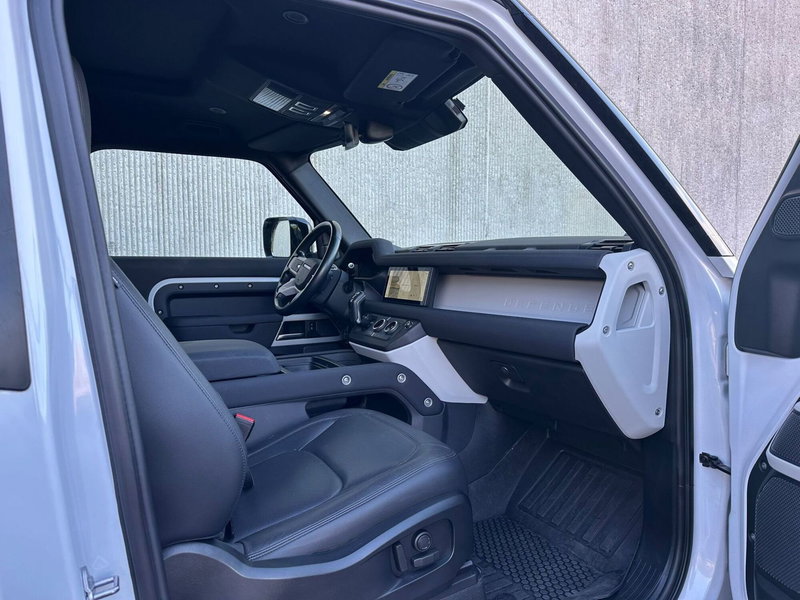 Land Rover Defender usata a Salerno (4)