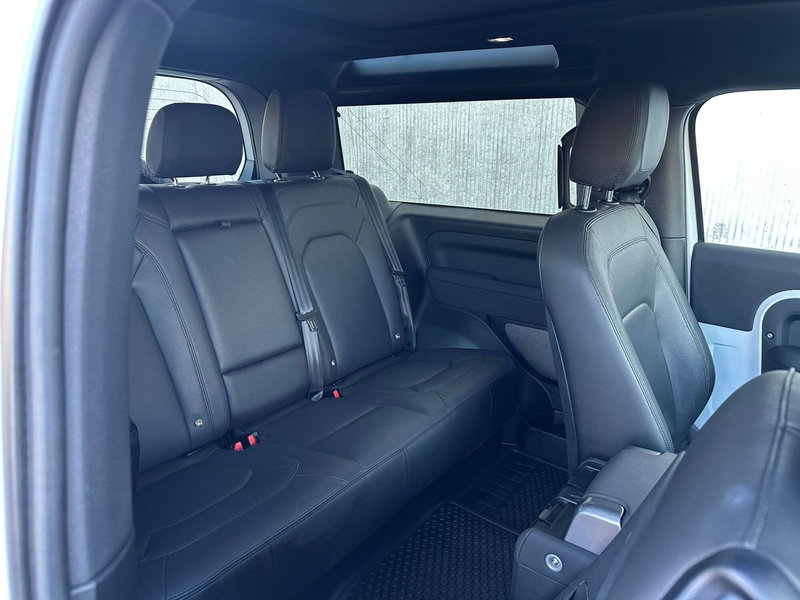Land Rover Defender usata a Salerno (5)