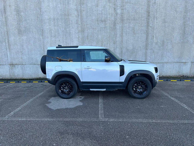 Land Rover Defender usata a Salerno (6)