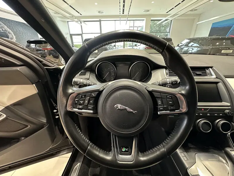 Jaguar E-Pace usata a Forlì-Cesena (10)