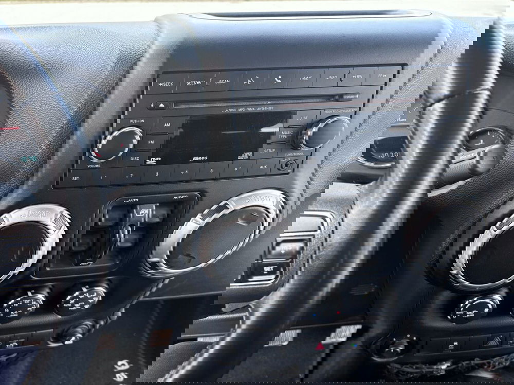 Jeep Wrangler Unlimited usata a Ancona (16)