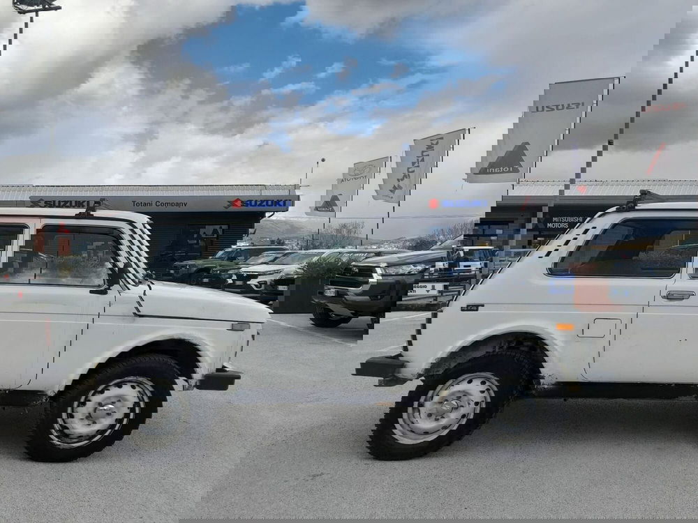 Lada Niva usata a L'Aquila (2)