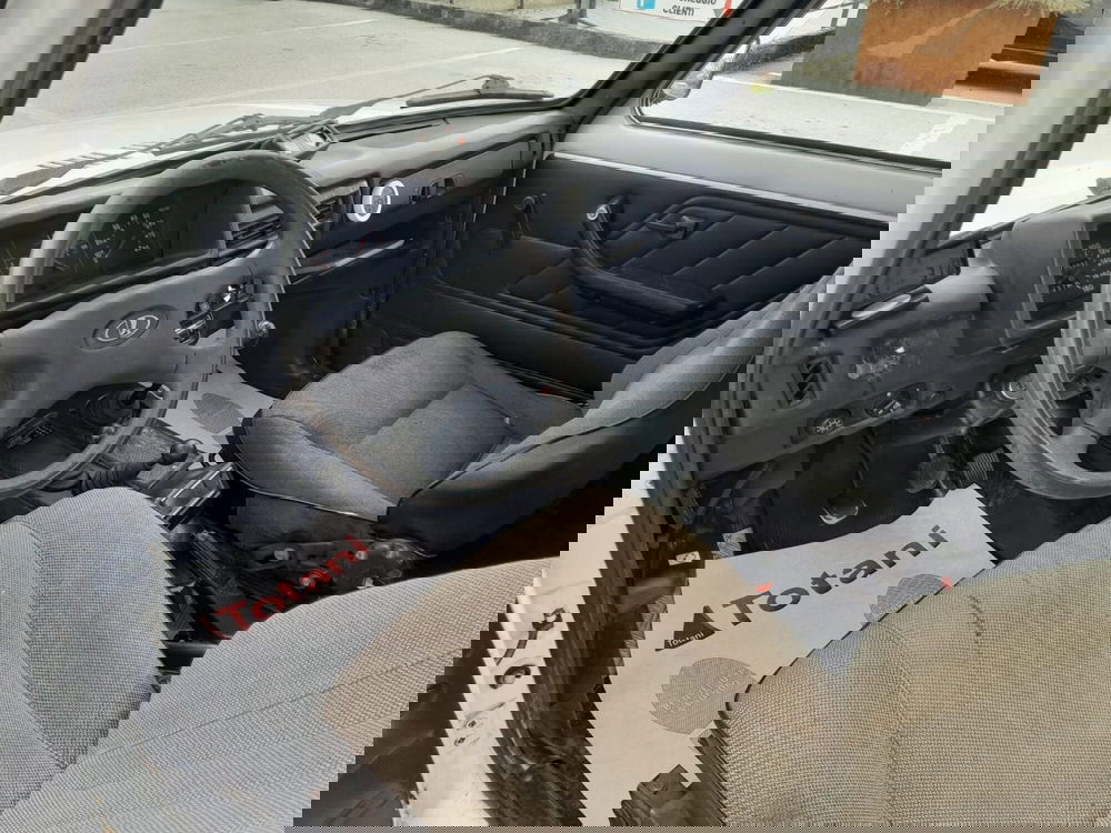 Lada Niva usata a L'Aquila (8)